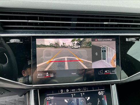 Used 2021 Audi Q8 Premium Plus w/ Premium Plus Package image 26