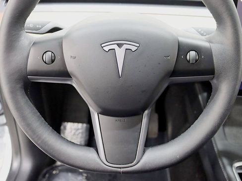 Used 2023 Tesla Model Y Long Range image 15