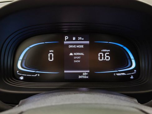 Used 2023 Hyundai Venue SEL image 28