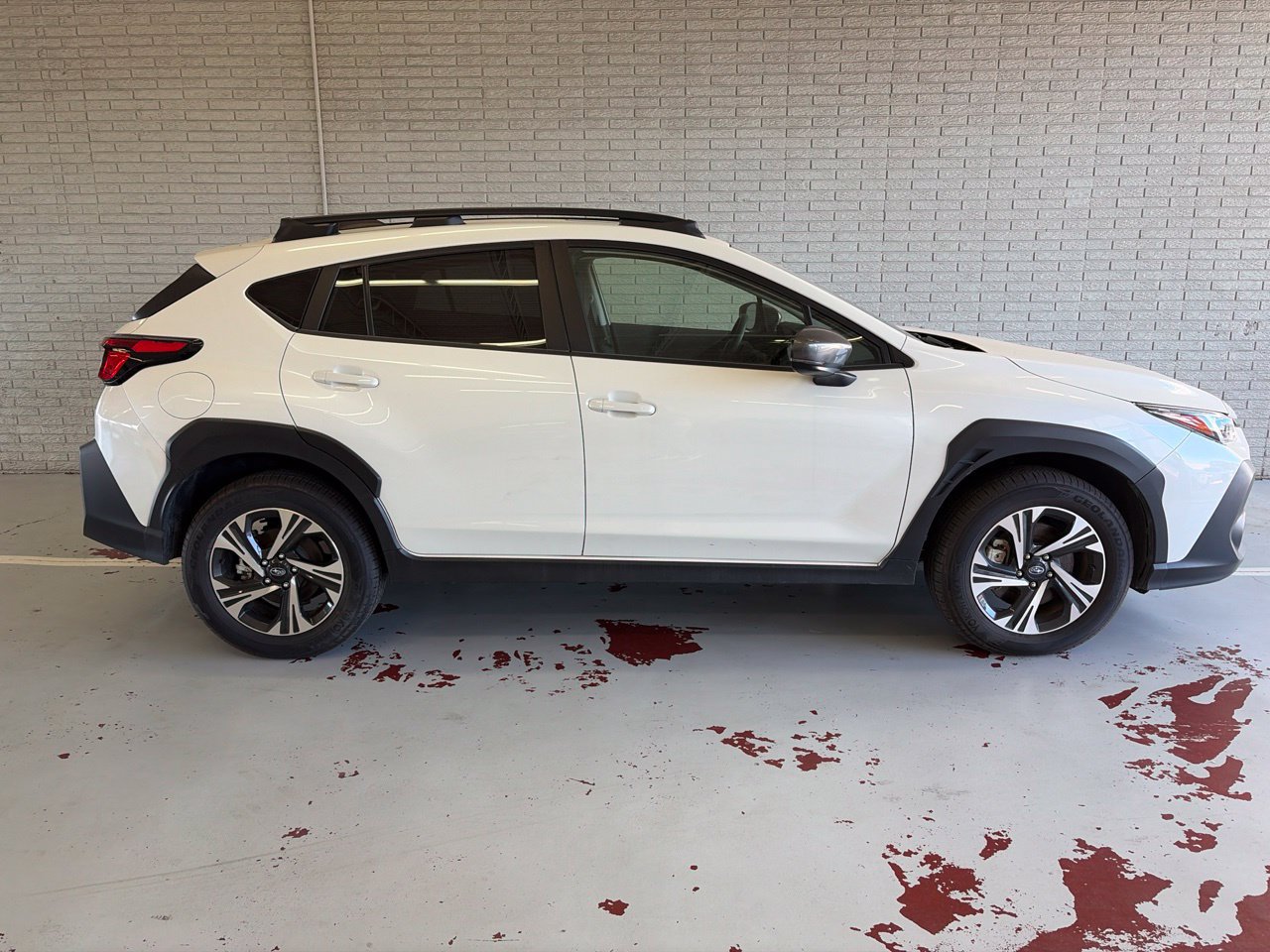 Used 2025 Subaru Crosstrek 2.5i Premium AWD/4WD image 2