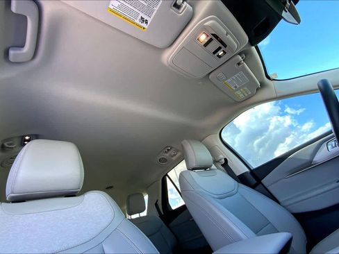 Certified 2025 Ford Explorer Active w/ Active Comfort Package image 14