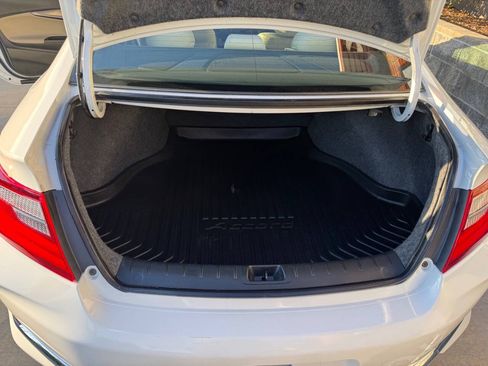Used 2016 Honda Accord EX image 9