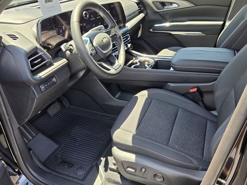 New 2026 Chevrolet Traverse LT w/ Driver Confidence Package AWD/4WD image 5