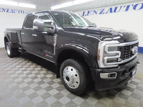 Used 2025 Ford F450 Platinum w/ Platinum Plus Package AWD/4WD image 3