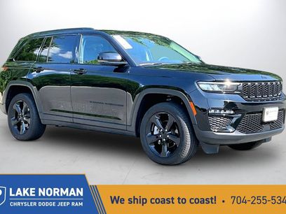 Used 2023 Jeep Grand Cherokee Limited w/ Black Appearance Package