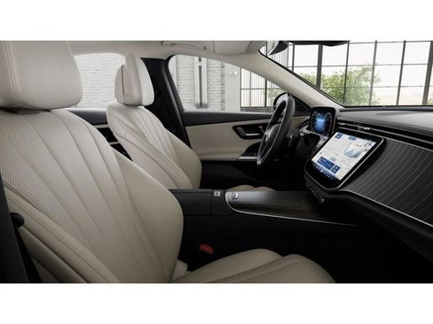 New 2026 Mercedes-Benz E 350 4MATIC Sedan image 4