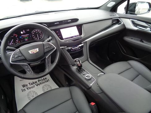 Certified 2023 Cadillac XT5 Premium Luxury w/ LPO, Floor Liner Package image 17