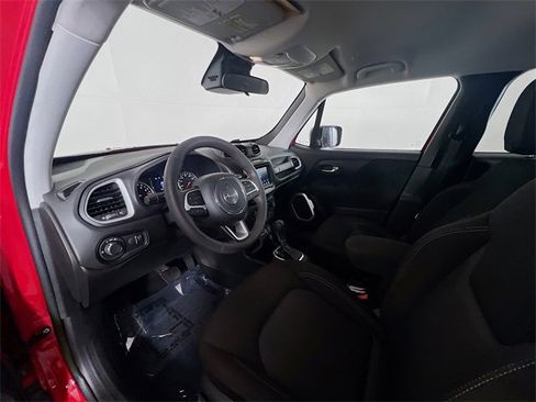 Used 2021 Jeep Renegade Sport image 17