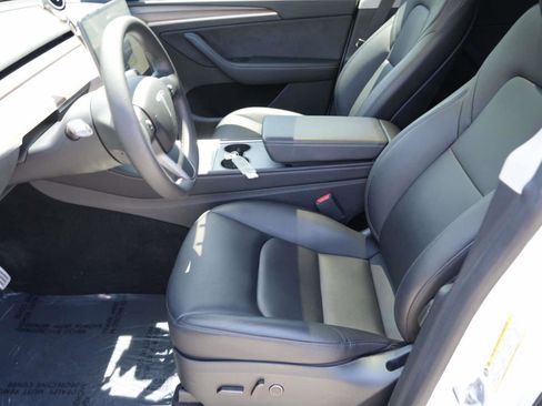 Used 2023 Tesla Model Y Performance AWD/4WD image 15