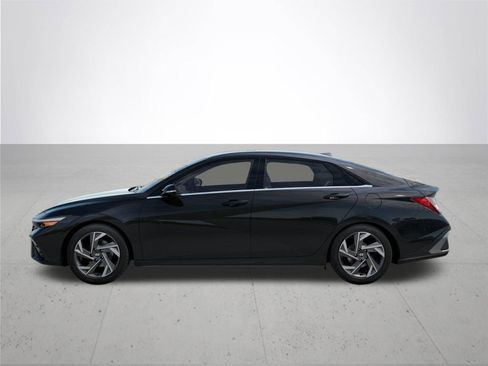 New 2026 Hyundai Elantra Limited FWD image 3