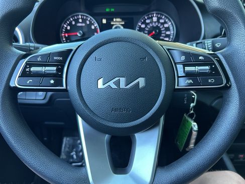 Certified 2024 Kia Forte LXS w/ LXS Technology Package FWD image 21