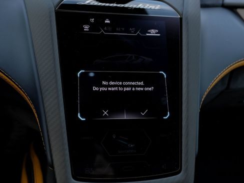 Used 2025 Lamborghini Revuelto image 33