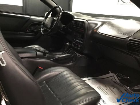 Used 2000 Chevrolet Camaro Z28 w/ Sport Appearance Pkg RWD image 39