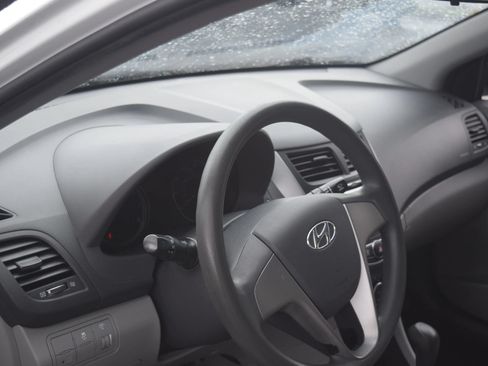 Used 2016 Hyundai Accent SE FWD image 5