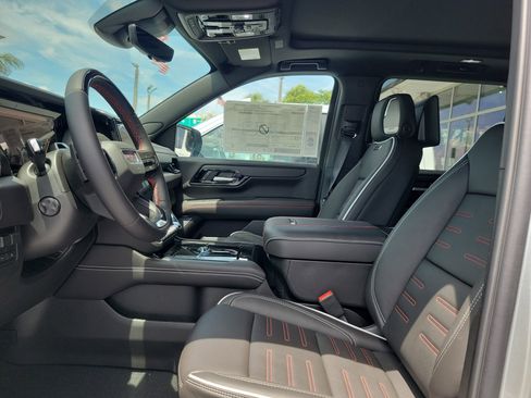 New 2026 GMC Yukon XL AT4 Ultimate AWD/4WD image 7