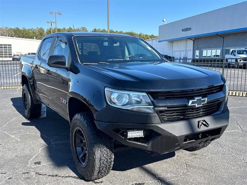 Used 2019 Chevrolet Colorado Z71 w/ Z71 Midnight Edition image 4