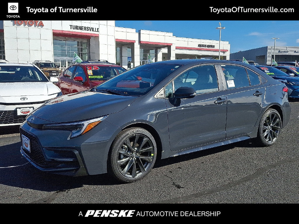 Used 2026 Toyota Corolla SE w/ SE Package FWD image 1