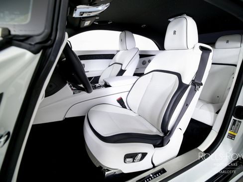 Used 2024 Rolls-Royce Spectre w/ Spectre Launch Package image 13