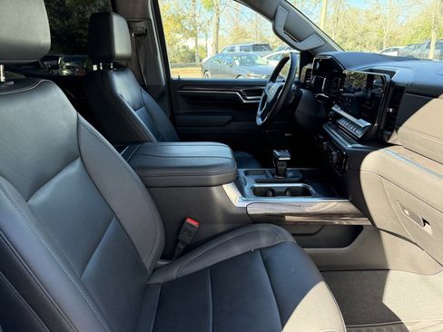 Used 2023 Chevrolet Silverado 1500 LTZ w/ Z71 Off-Road Package image 8