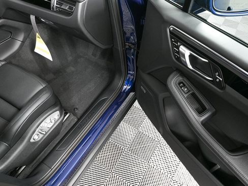 New 2025 Porsche Macan image 25