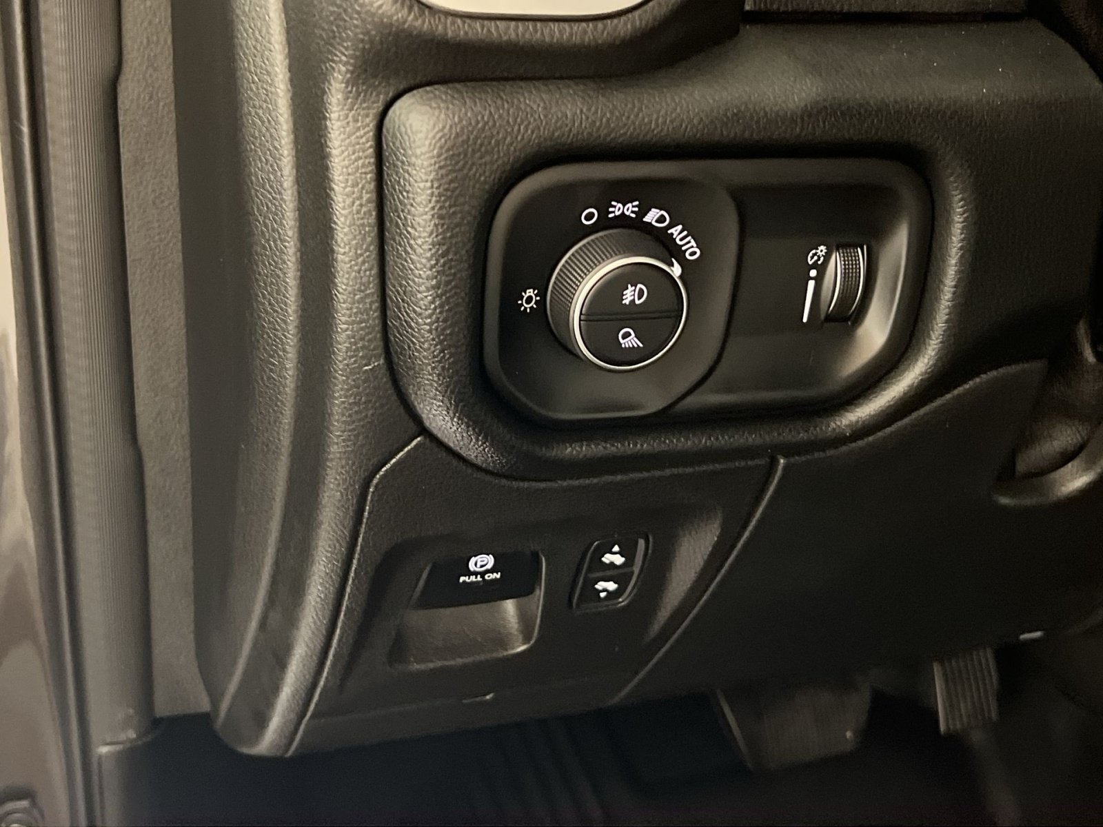 Used 2021 RAM 1500 Big Horn AWD/4WD image 30