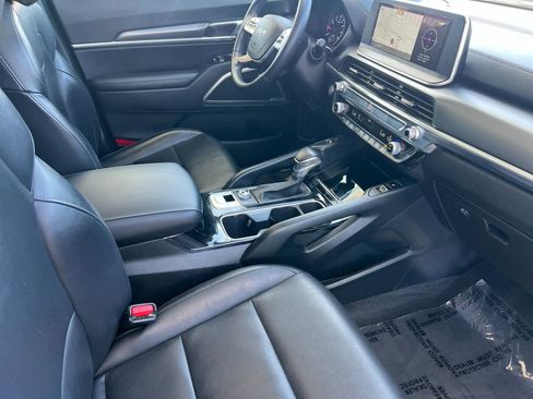 Used 2022 Kia Telluride S image 18