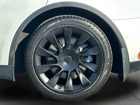 Used 2020 Tesla Model Y Long Range AWD/4WD image 24