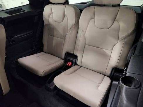 New 2026 Volvo XC90 B5 Plus w/ Protection Package Premier image 32