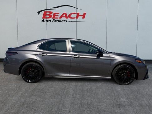 Used 2023 Toyota Camry SE FWD image 9