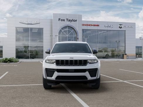 Used 2026 Jeep Grand Cherokee Altitude AWD/4WD image 6