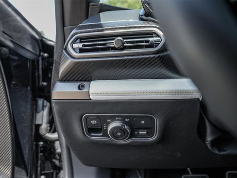 New 2025 Aston Martin Vanquish Coupe image 29