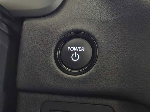 Used 2025 Toyota Tundra Limited image 34