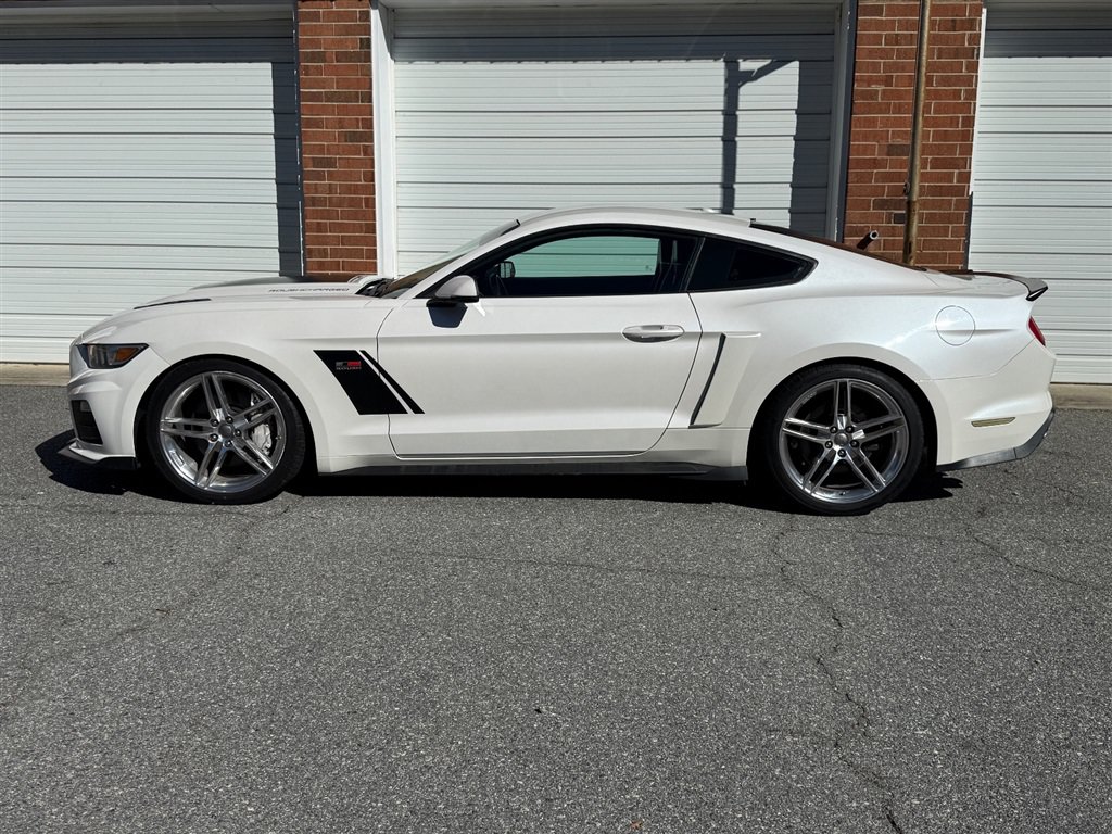 Used 2017 Ford Mustang GT Premium RWD image 22