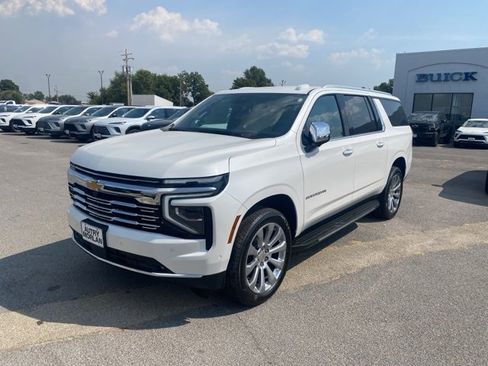 New 2025 Chevrolet Suburban Premier image 2