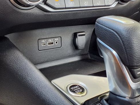 Used 2024 Nissan Altima 2.5 SV FWD image 12
