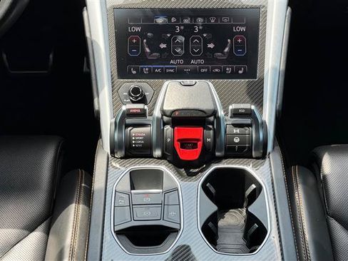 Used 2020 Lamborghini Urus AWD/4WD image 38