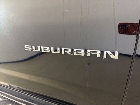 Used 2023 Chevrolet Suburban LT image 13
