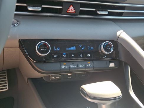 Certified 2025 Hyundai Elantra Sport FWD image 15