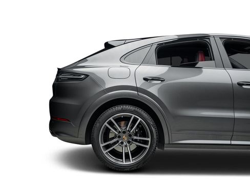 Used 2023 Porsche Cayenne Turbo AWD/4WD image 28