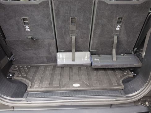 Certified 2024 Land Rover Defender 130 X-Dynamic SE AWD/4WD image 37