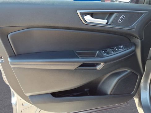 Used 2023 Ford Edge SE AWD/4WD image 11