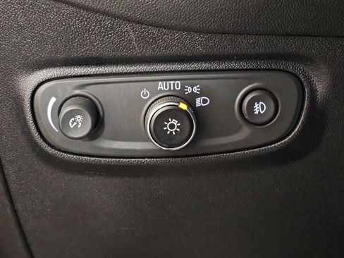 Used 2019 Chevrolet Equinox Premier image 24