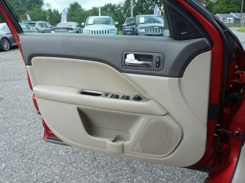 Used 2010 Ford Fusion SEL FWD image 18
