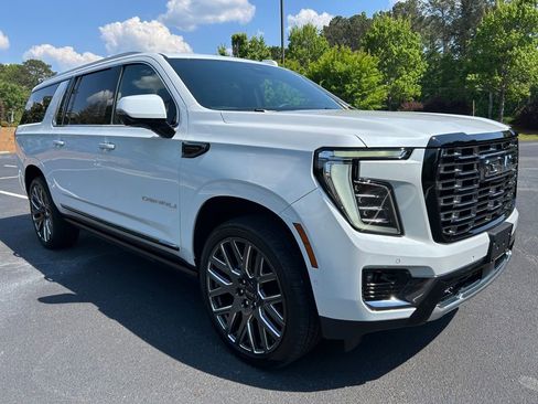 Used 2026 GMC Yukon XL Denali Ultimate AWD/4WD image 25