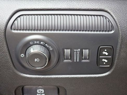 Used 2024 Jeep Wagoneer L Series II w/ Flexible Seating Group image 20