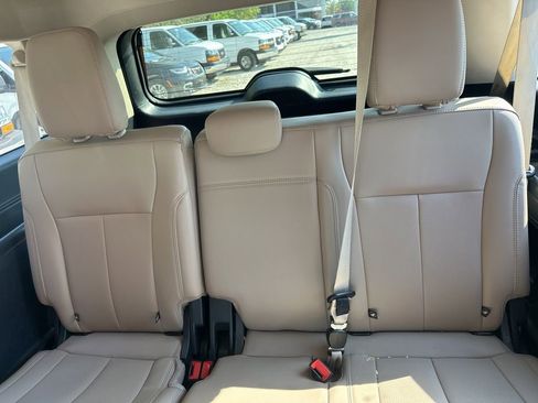 Used 2024 Ford Expedition Max XLT image 8