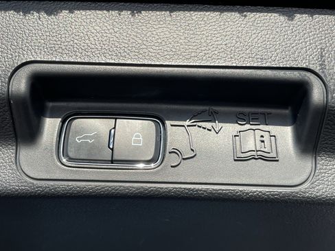 Used 2023 Ford Explorer XLT w/ Equipment Group 202A image 7