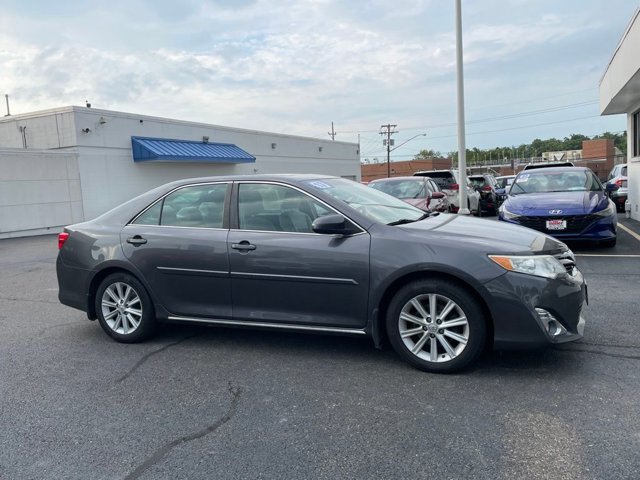 Used 2013 Toyota Camry XLE FWD image 2