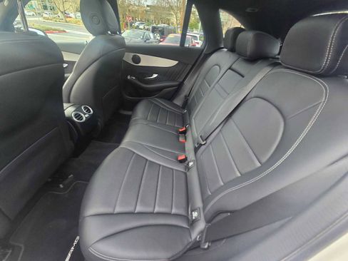 Used 2022 Mercedes-Benz GLC 300 4MATIC image 21
