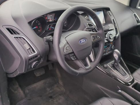 Used 2018 Ford Focus Titanium image 2